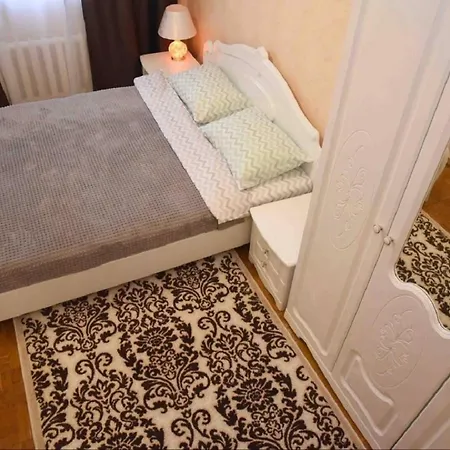 3-room In The Center On Komsomolskaya Apartament *