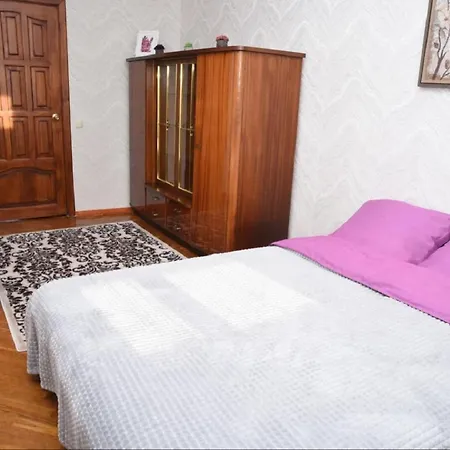 Apartament 3-room In The Center On Komsomolskaya *