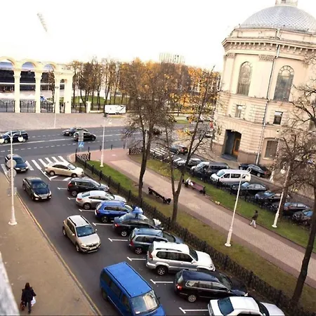 3-room In The Center On Komsomolskaya Apartament *